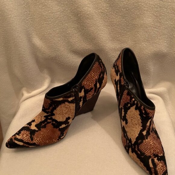 Showpiece Calvin Klein Pony Hair little boots, Size 7 - Picture 1 of 6